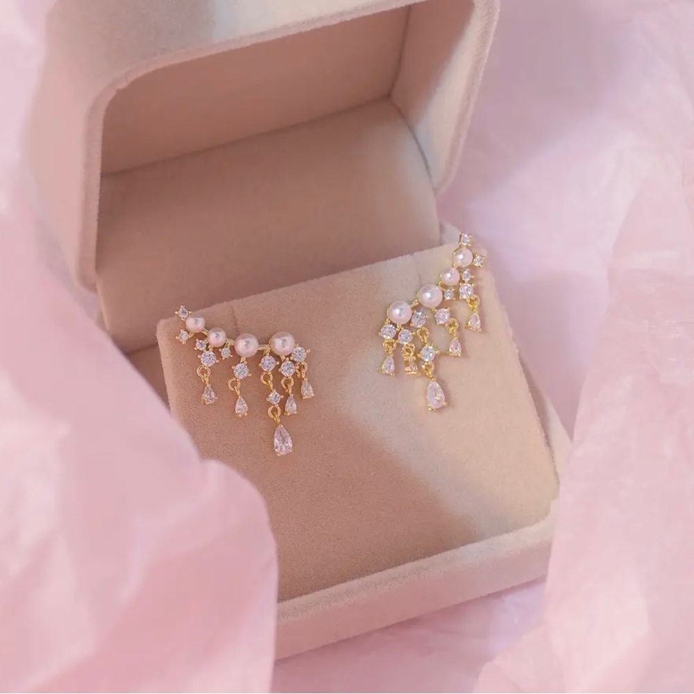 18K Gold dangle Earrings Elegant pearls Diamond Party Earrings